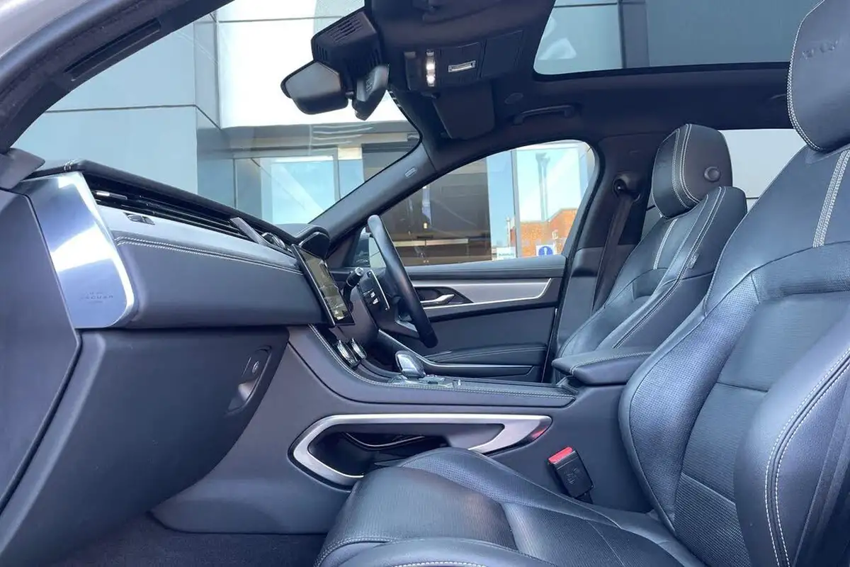 2021-jaguar-f-pace-big-44