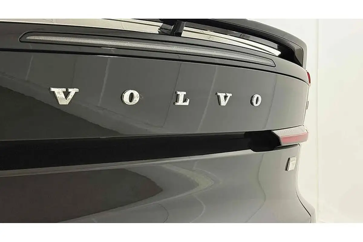 2022-volvo-c40-e-twin-recharge-pro-big-10