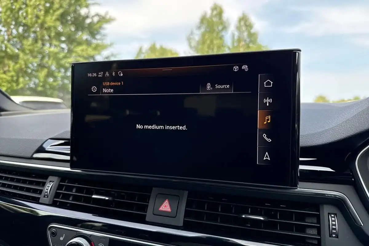 2024-audi-a4-avant-20-35-tfsi-black-edition-big-48