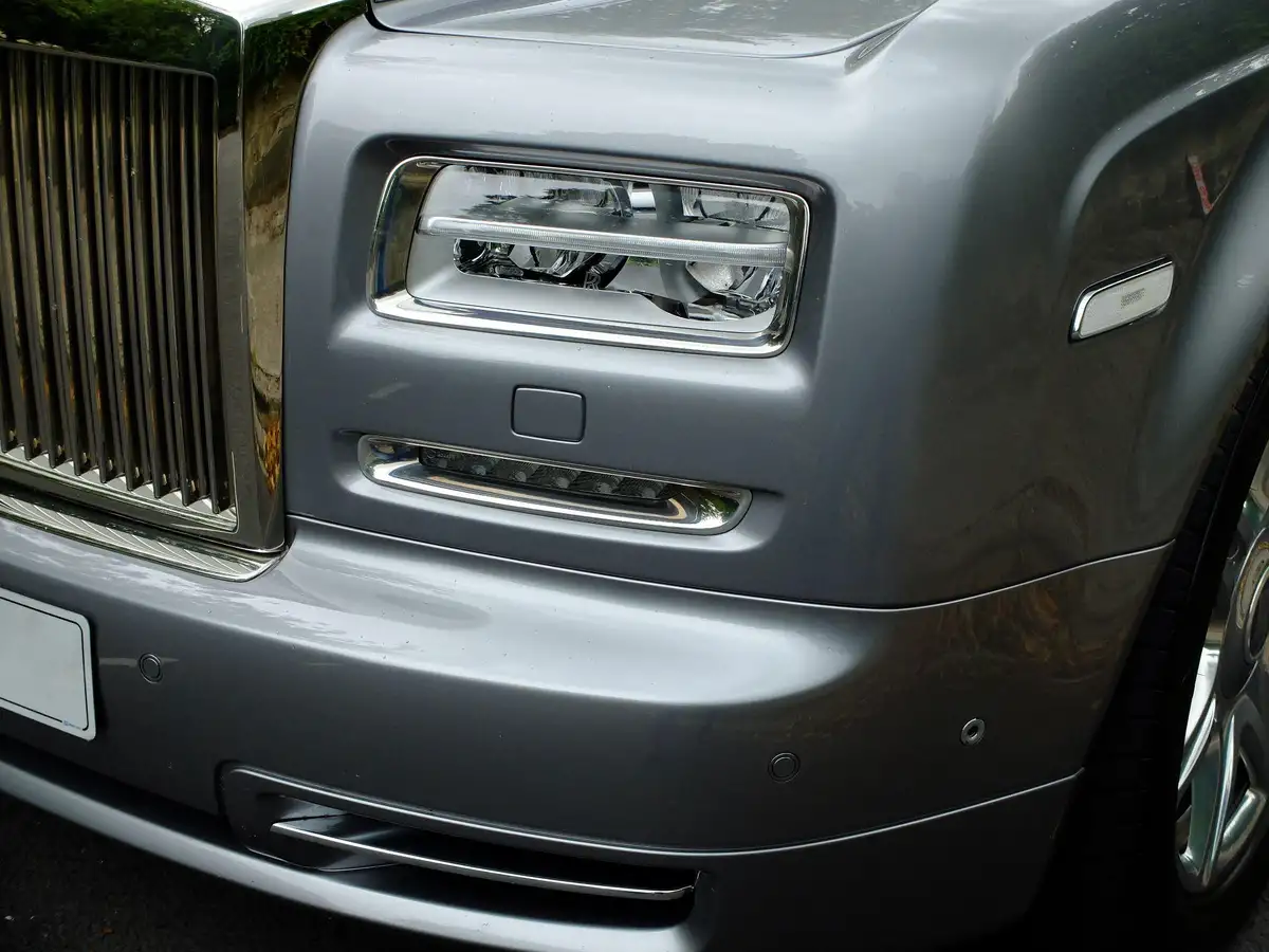 2016-rolls-royce-phantom-67-coupe-2d-big-33