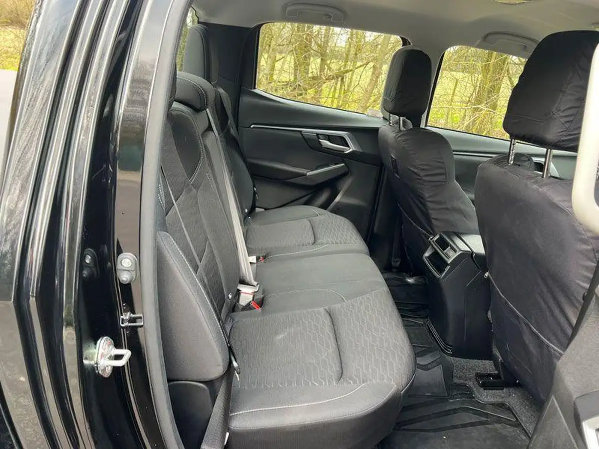 2024-isuzu-d-max-19td-dl20-double-auto-big-12