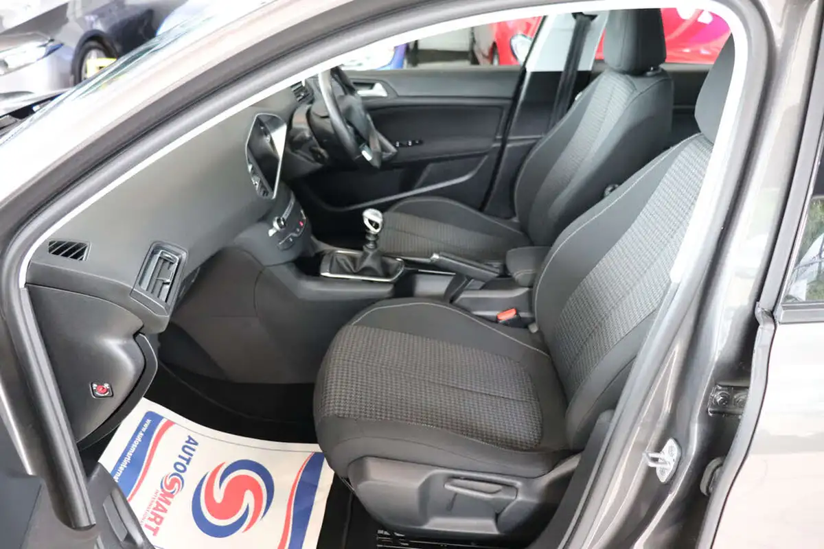 2018-peugeot-308-sw-15-bluehdi-active-15-bluehdi-130bhp-big-32