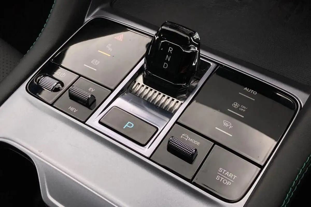 2024-byd-seal-15-comfort-big-16