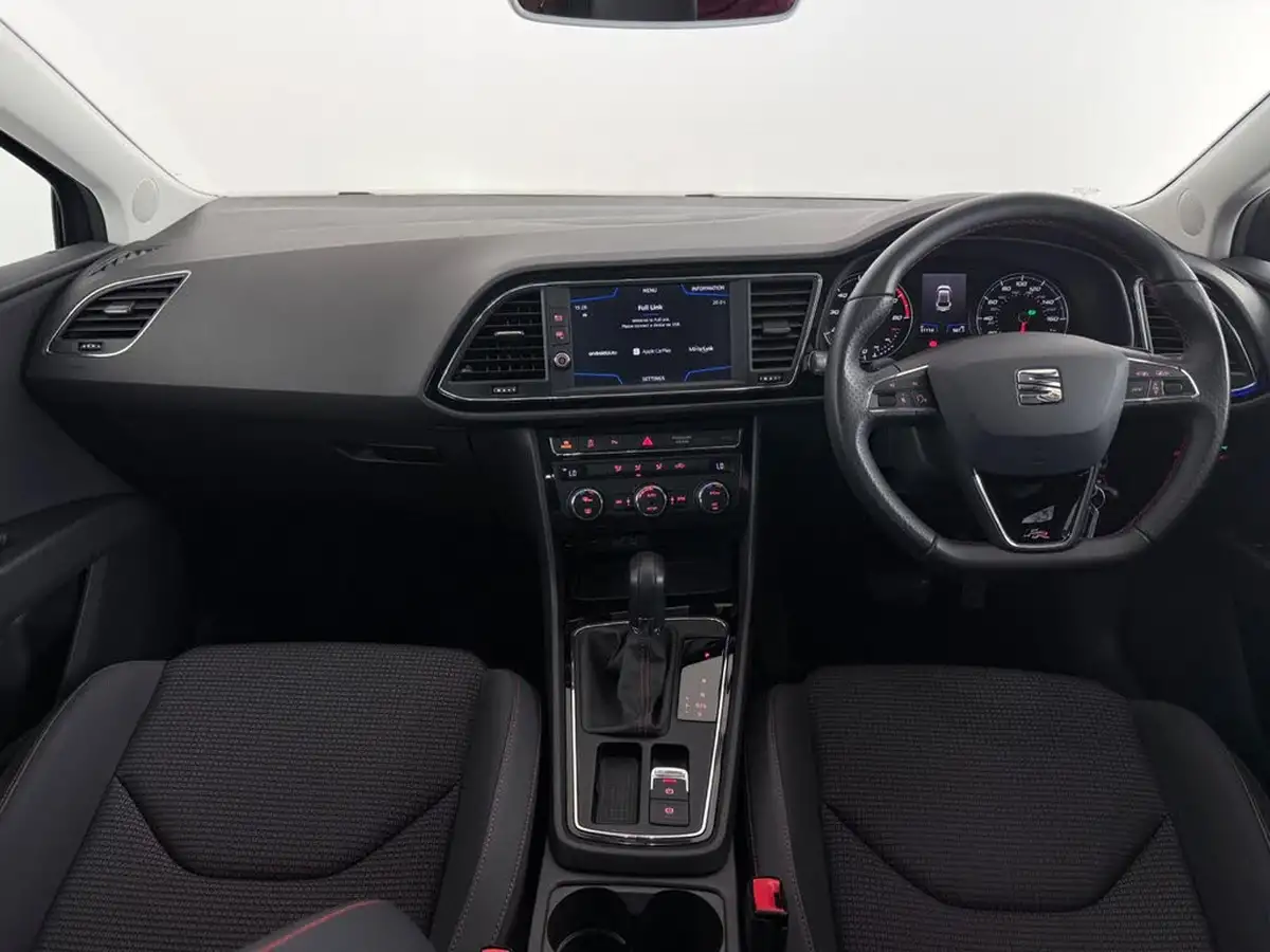 2019-seat-leon-20-tsi-fr-hatchback-big-18