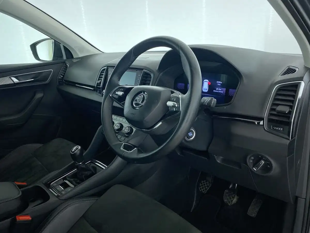 2023-skoda-karoq-15-tsi-se-l-big-30