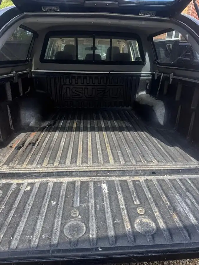 2015-isuzu-d-max-25td-yukon-double-pickup-big-15