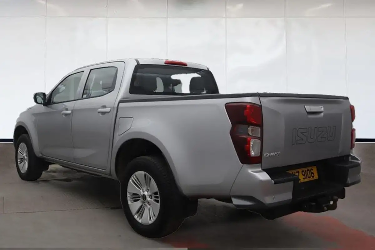 2021-isuzu-d-max-19td-dl20-double-pickup-big-3