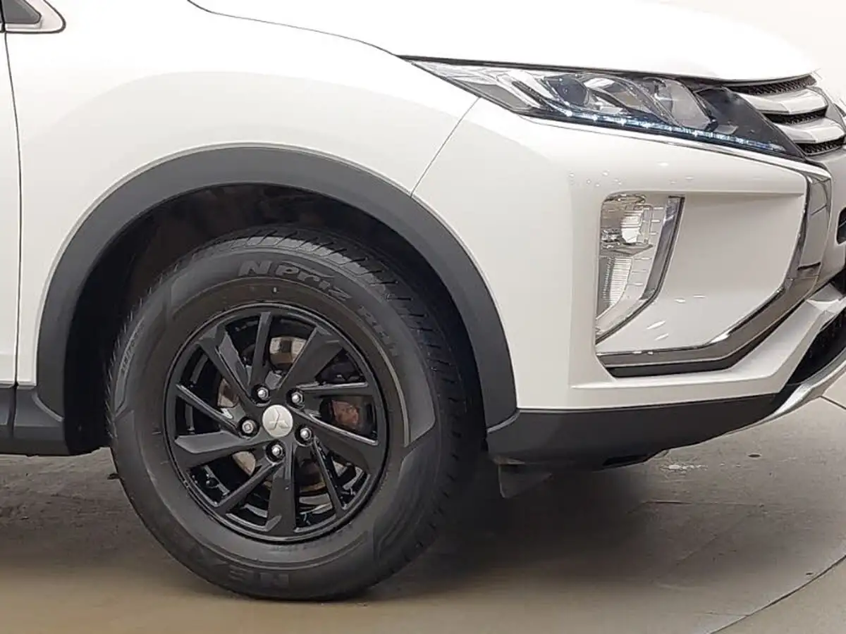 2019-mitsubishi-eclipse-cross-15-2-big-8
