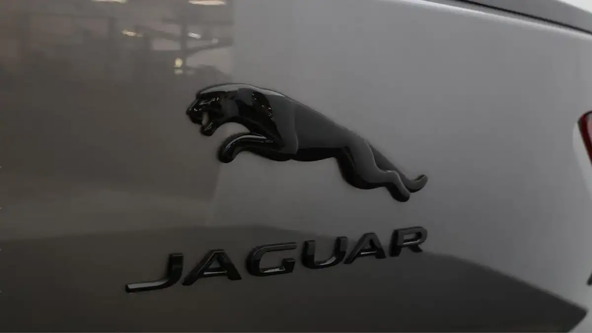 2022-jaguar-i-pace-ev400-hse-black-big-32