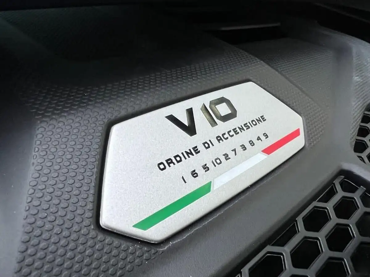2021-lamborghini-huracan-big-43