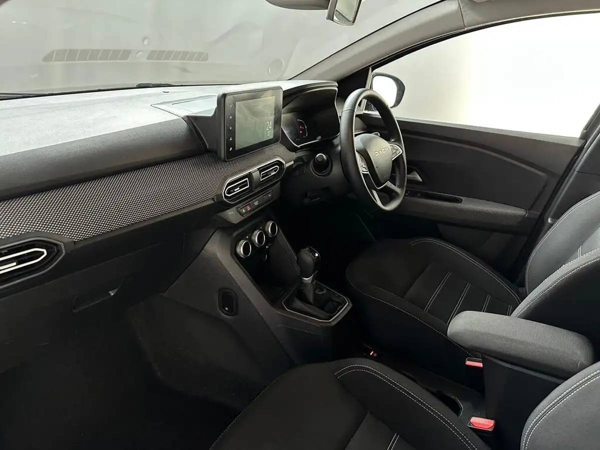 2024-dacia-jogger-16-tce-expression-big-12