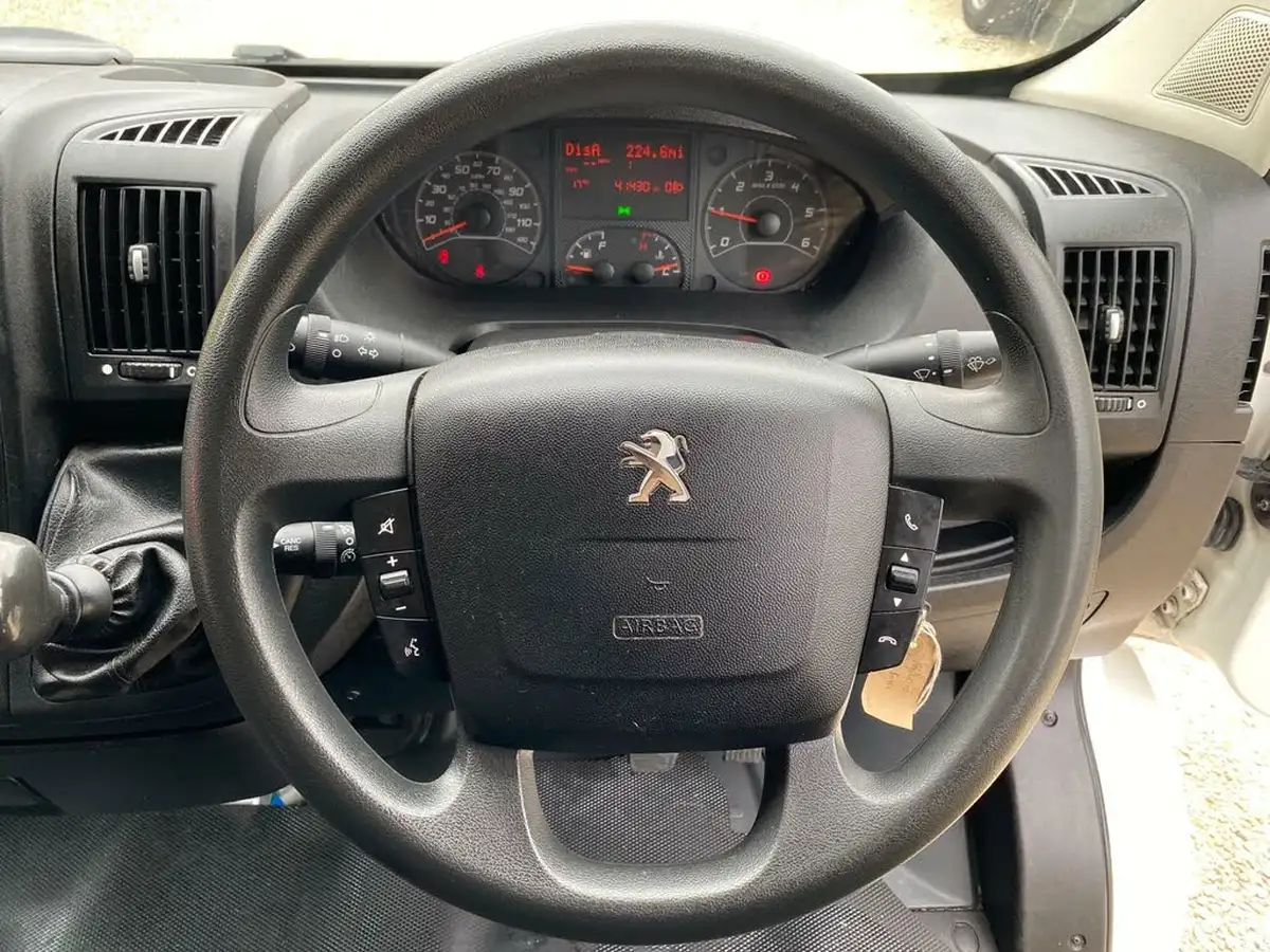 2020-peugeot-boxer-20-bluehdi-professional-335-l2h2-big-34