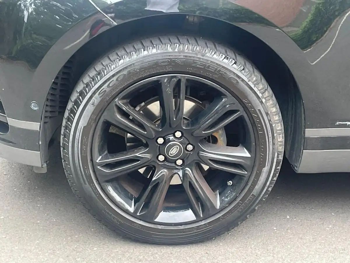 2019-land-rover-range-rover-velar-20-d240-r-dynamic-se-big-11