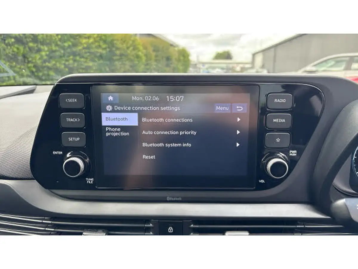 2022-hyundai-i20-10-t-gdi-se-connect-eclutch-imt-big-33