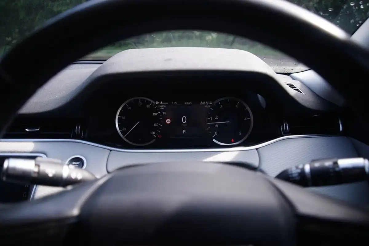 2021-land-rover-range-rover-evoque-20-p200-s-big-12