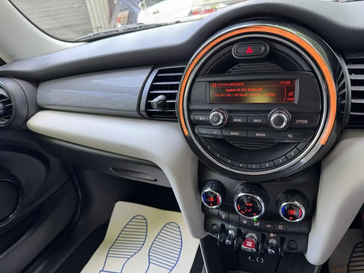 2014-mini-cooper-12-one-media-xlss-3d-big-39