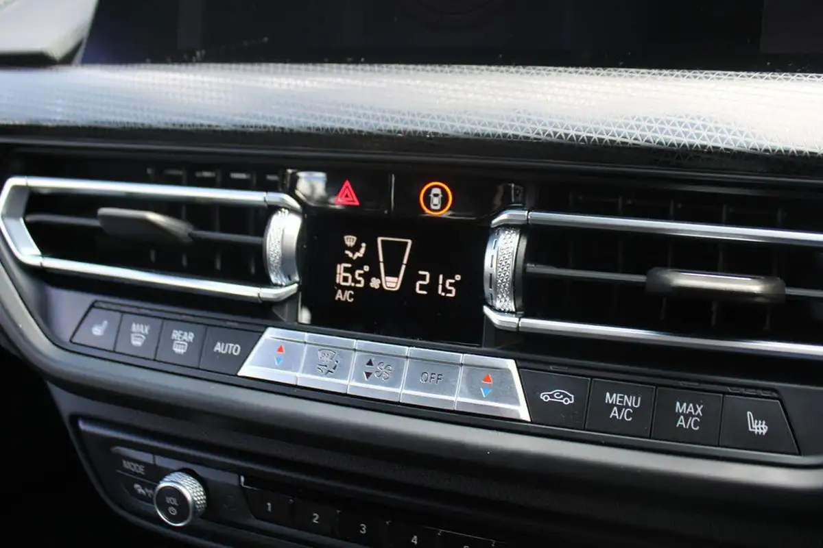 2021-bmw-1-series-15-118i-m-sport-lcp-big-29