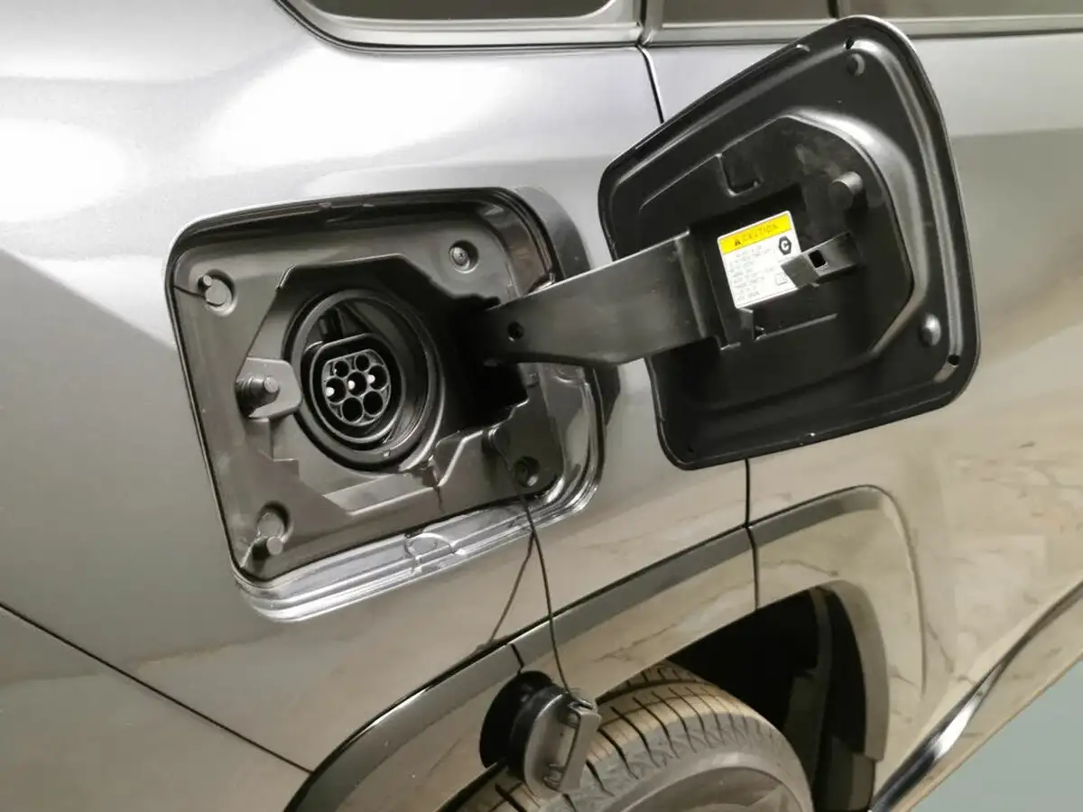 2023-suzuki-across-25-no-trim-big-36