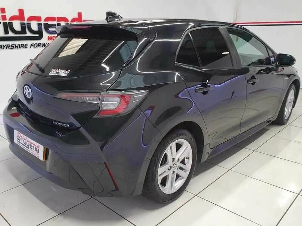 2021-toyota-corolla-18-vvt-i-icon-tech-trk-hatchback-5d-big-5
