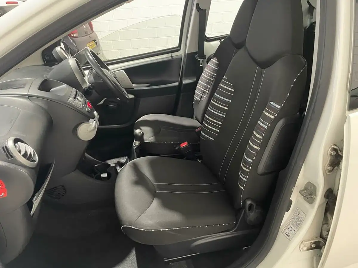 2014-citroen-c1-10-edition-5d-big-25