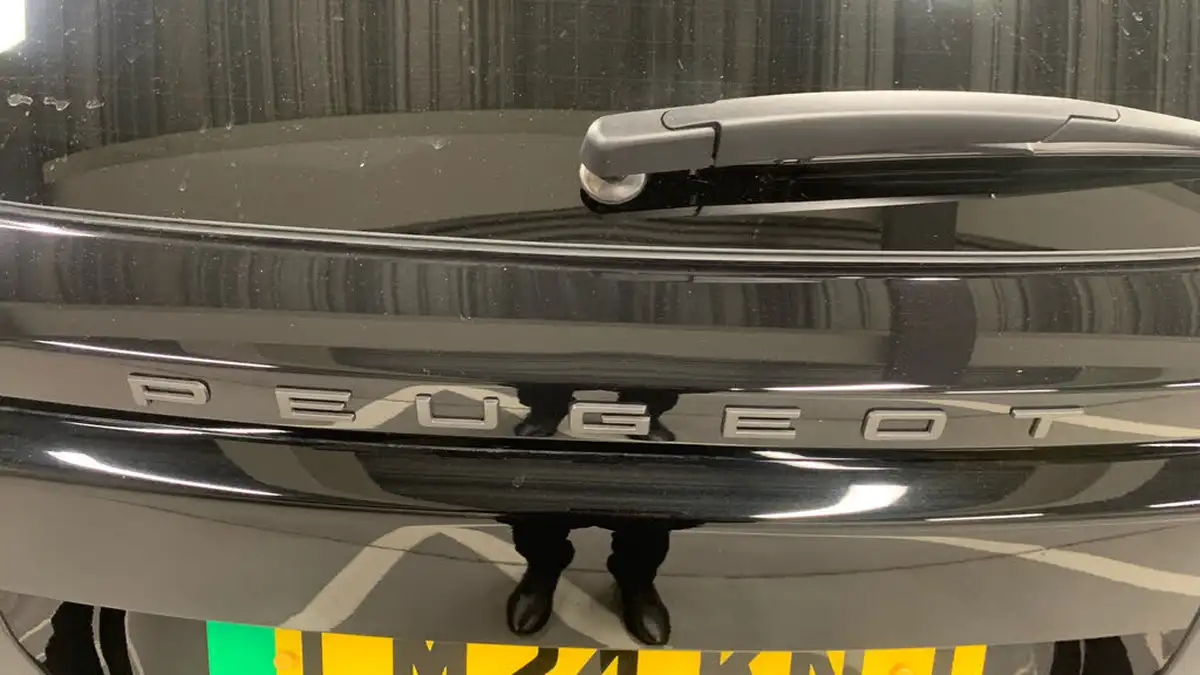 2024-peugeot-2008-suv-e-allure-136ps-50kwh-big-25