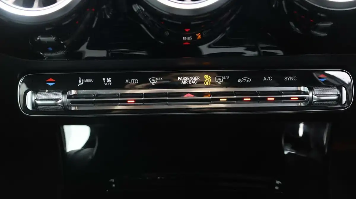 2022-mercedes-benz-a-class-13-a180-amg-line-executive-edition-hatchback-5d-7g-dct-big-11