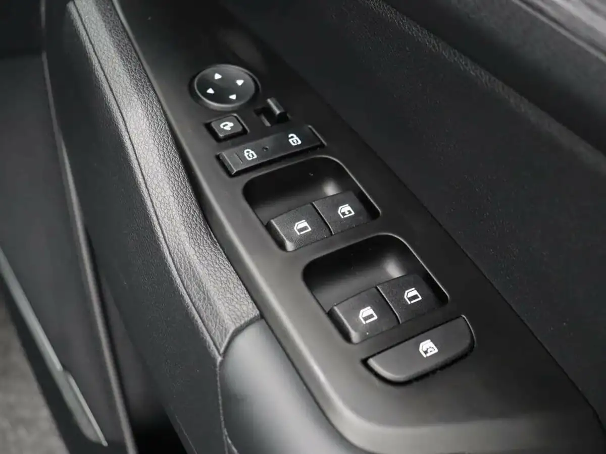 2025-kia-sportage-16-t-gdi-2-big-27