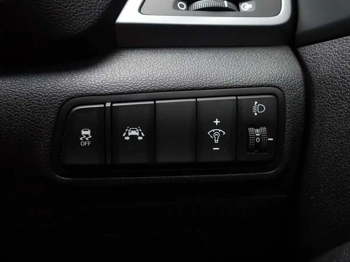 2016-hyundai-tucson-17crdi-blue-drive-se-nav-116ps-big-30