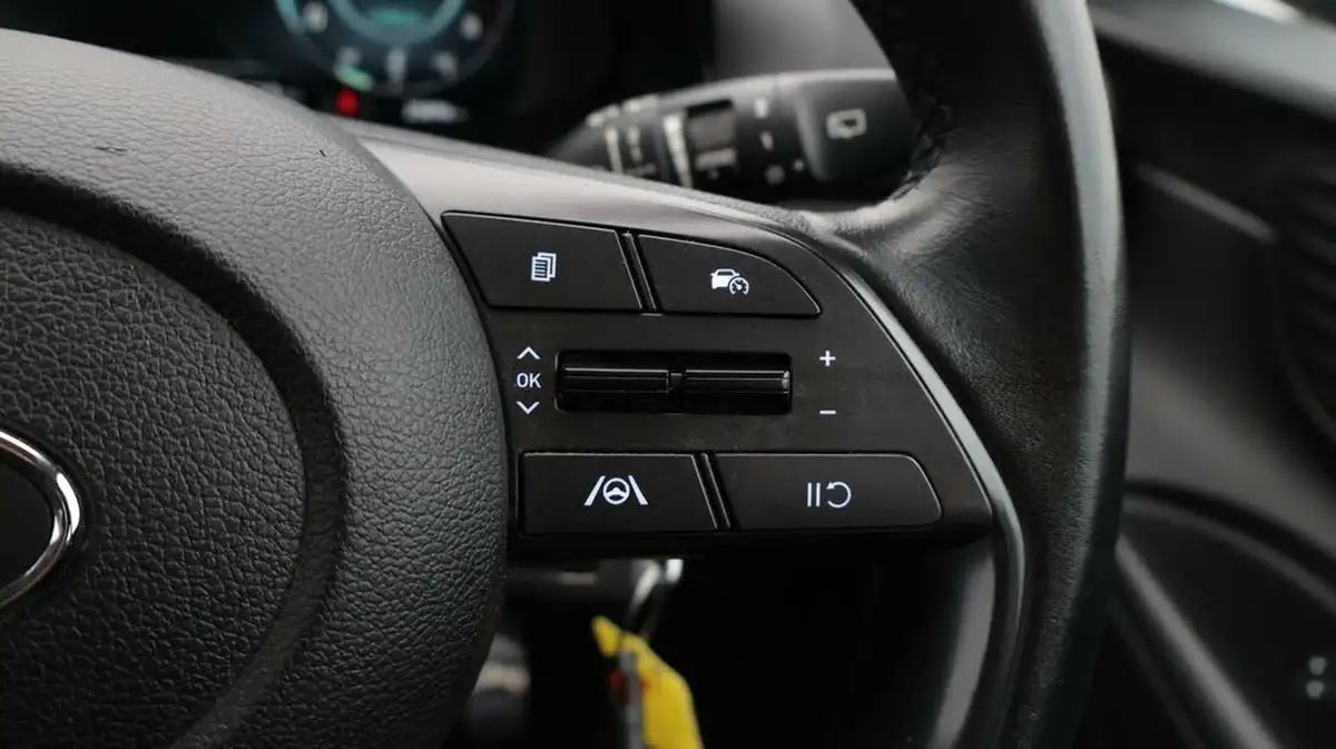 2022-hyundai-bayon-10-t-gdi-se-connect-dct-big-23