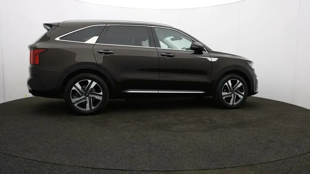 2022-kia-sorento-16-t-gdi-3-226bhp-hev-big-38