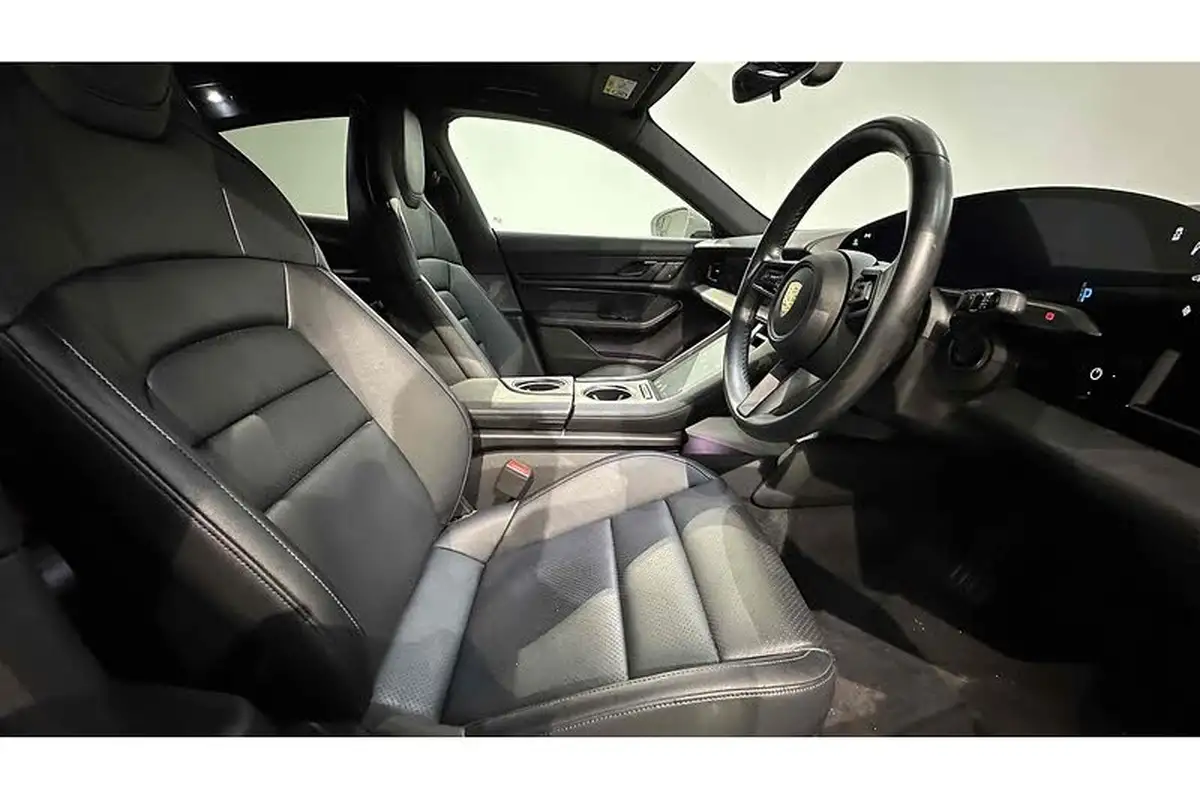 2021-porsche-taycan-e-4s-530ps-big-29