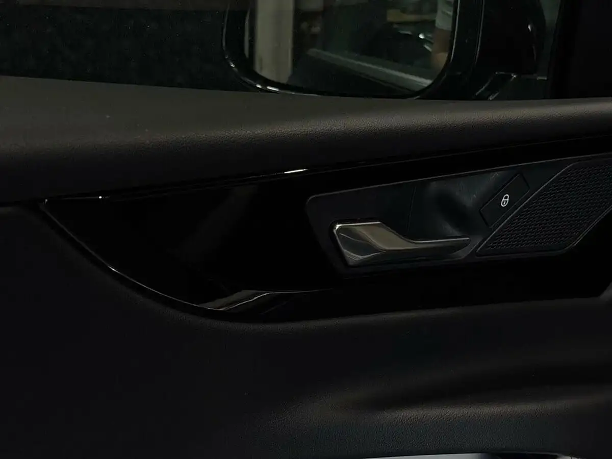 2020-jaguar-xe-20d-r-dynamic-s-big-28