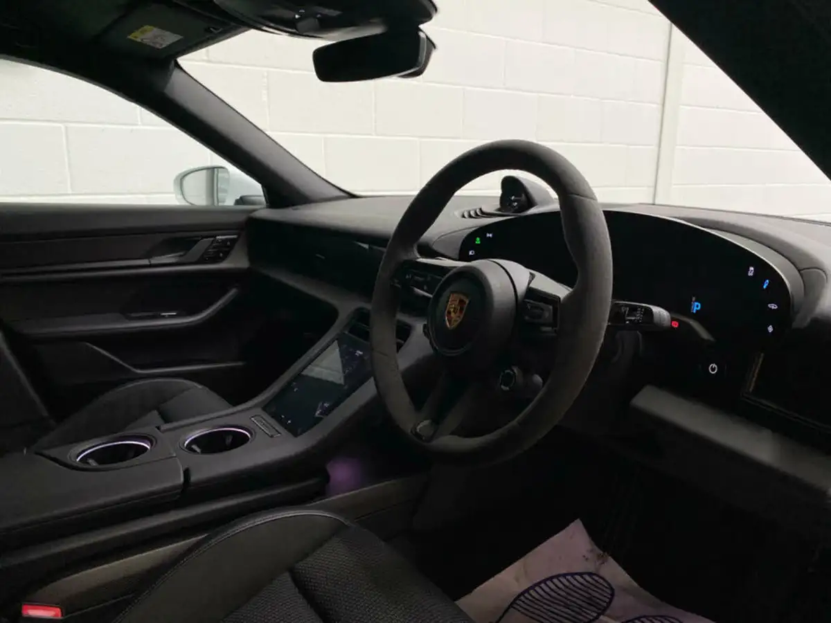 2020-porsche-taycan-e-4s-530ps-big-14
