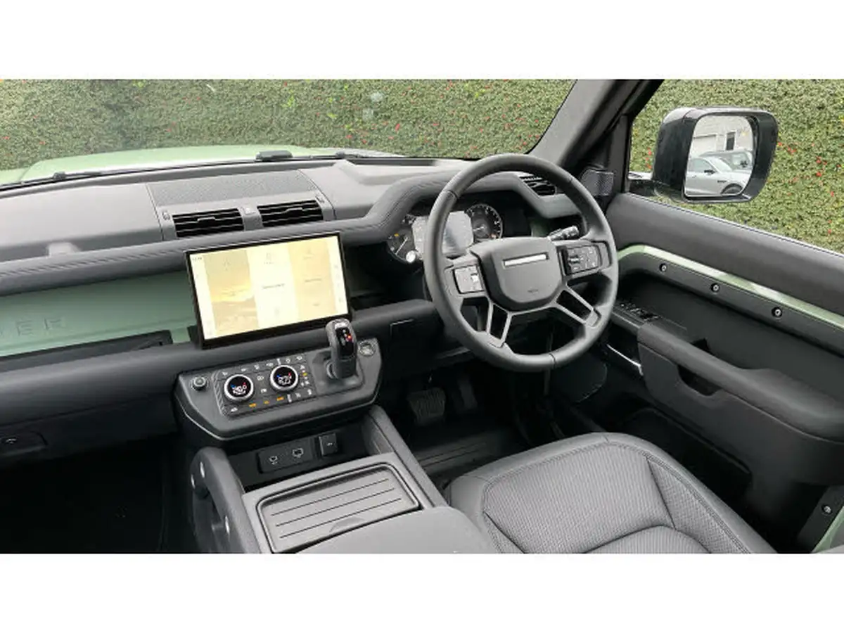 2024-land-rover-90-defender-30-d300-75th-edition-big-13