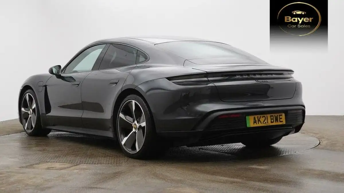 2021-porsche-taycan-e-base-476ps-performance-battery-plus-big-2