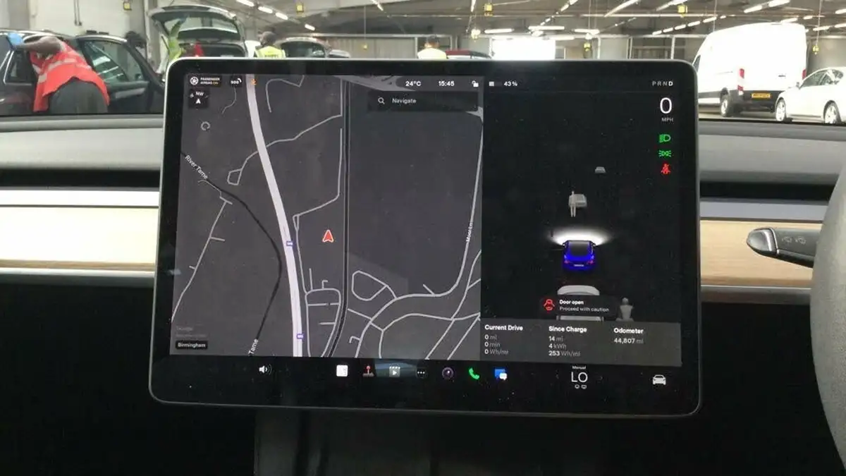 2021-tesla-model-3-e-long-range-4x4-big-10