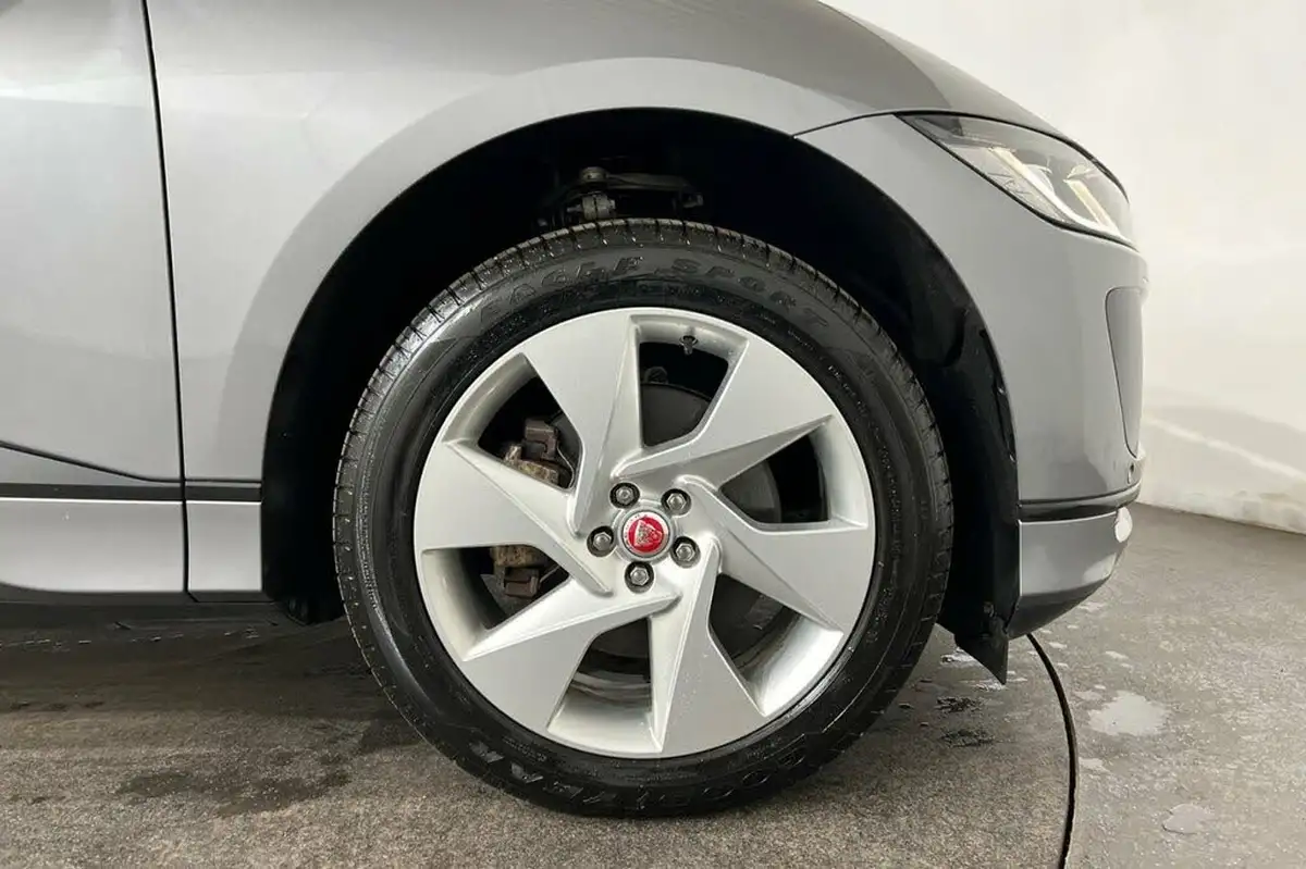 2021-jaguar-i-pace-ev400-se-big-10