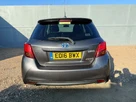 2016-toyota-yaris-15-vvt-i-design-hybrid-small-8