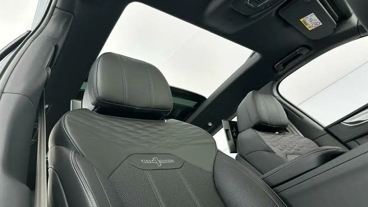 2025-bentley-bentayga-40-v8-extended-wheelbase-azure-big-26