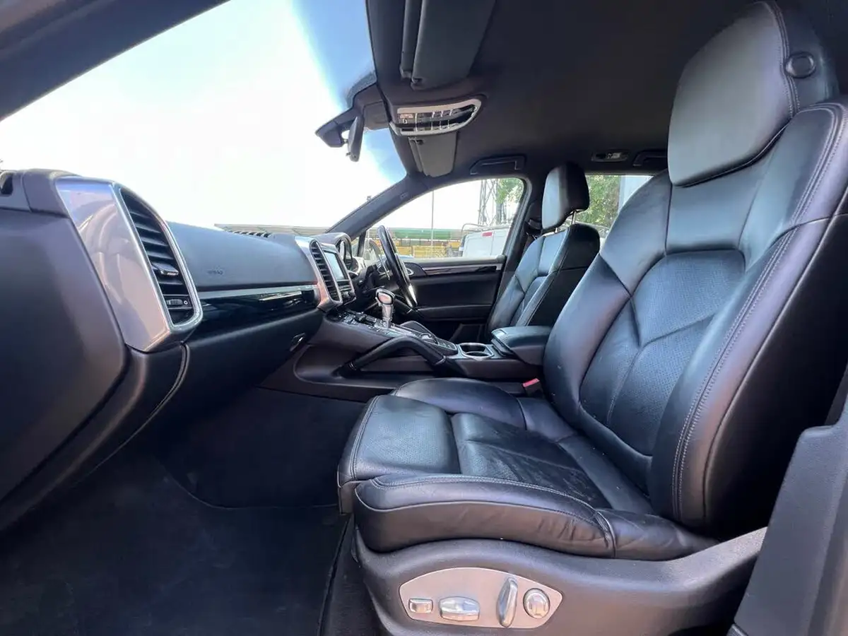 2013-porsche-cayenne-30td-big-23