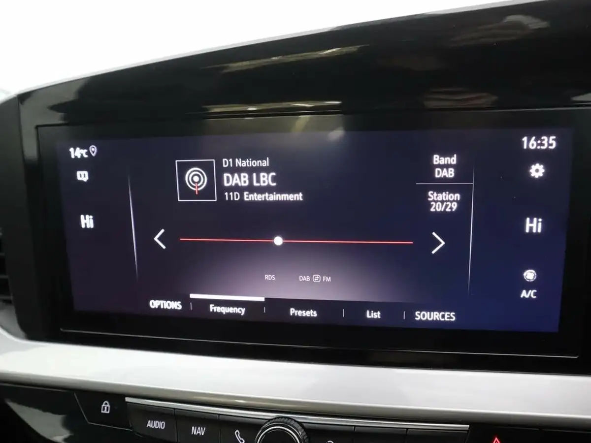 2022-vauxhall-mokka-e-elite-premium-big-18