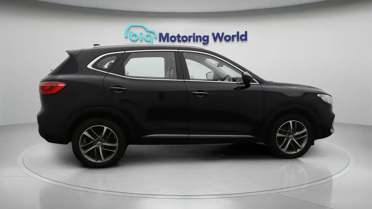 2022-mg-hs-15t-gdi-excite-162ps-big-8