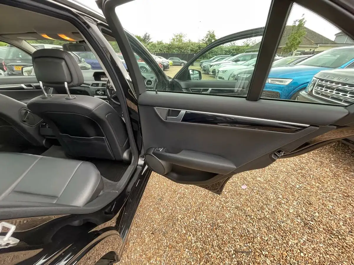 2013-mercedes-benz-c-class-21cdi-c220-cdi-executive-se-170bhp-saloon-4d-7g-tronic-plus-big-24
