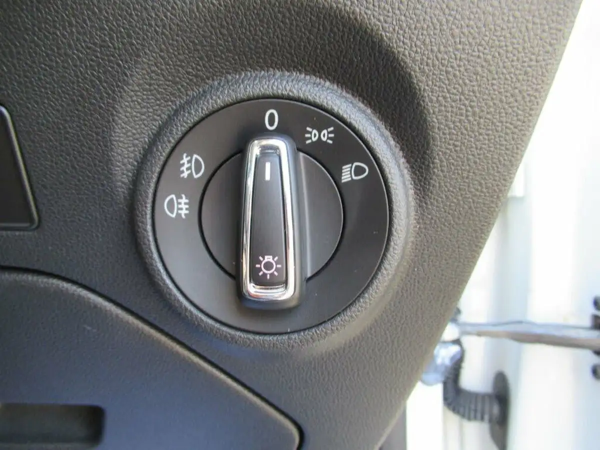2018-seat-leon-16tdi-se-dynamic-technology-hatchback-dsg-big-21