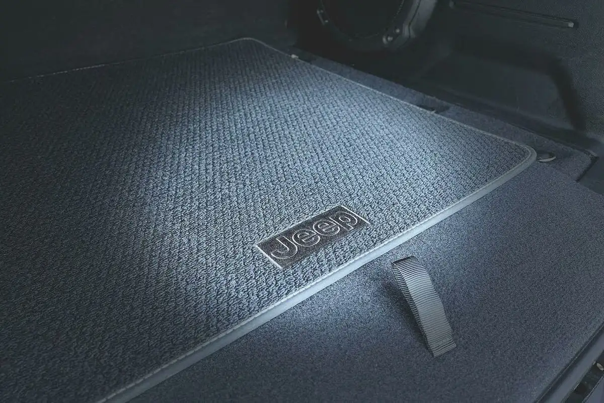 2021-jeep-wrangler-20-gme-80th-anniversary-5d-big-35