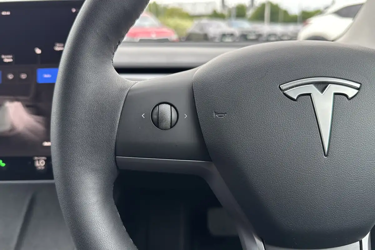 2021-tesla-model-3-e-standard-plus-big-15