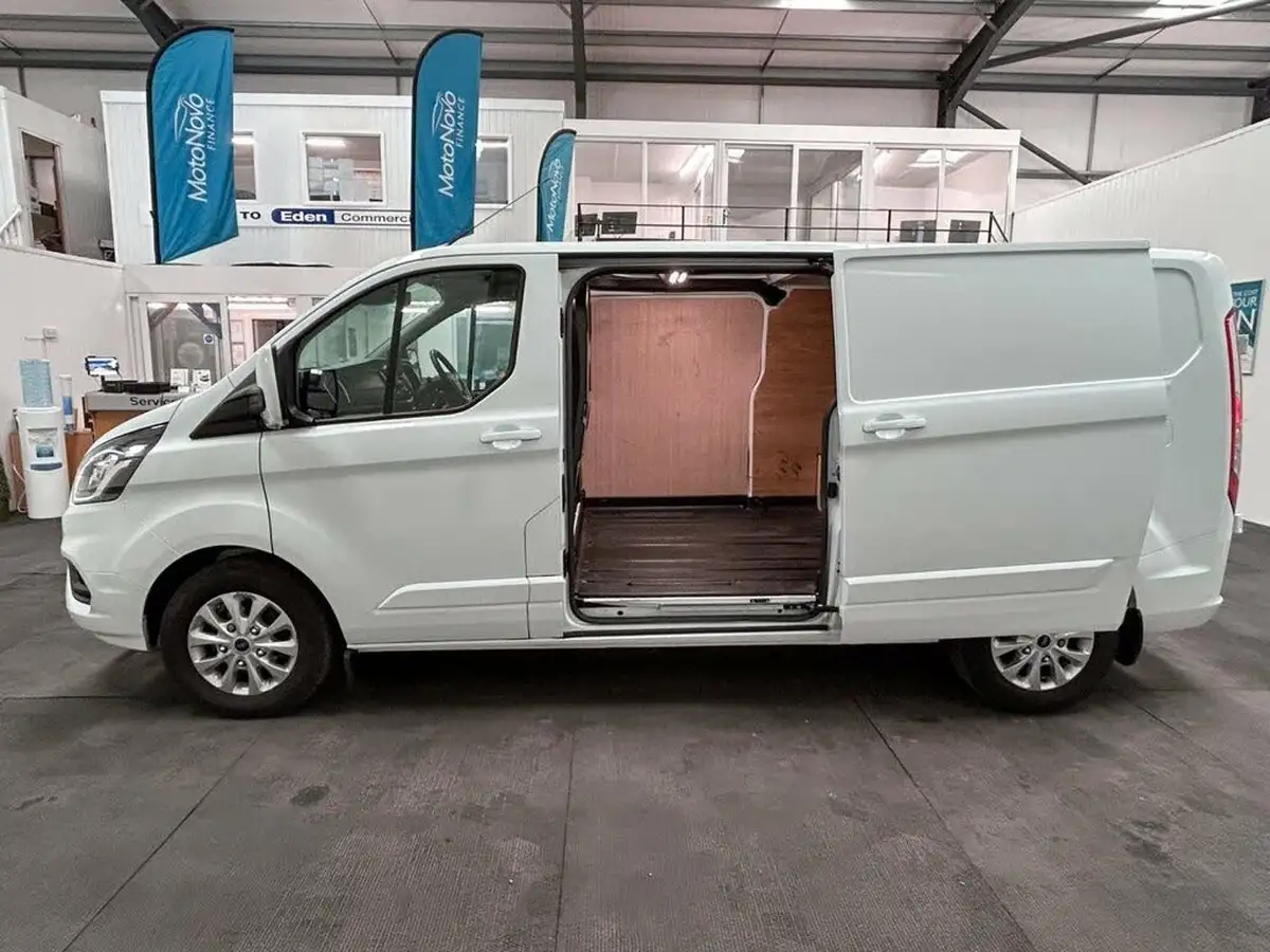 2023-ford-transit-custom-big-9