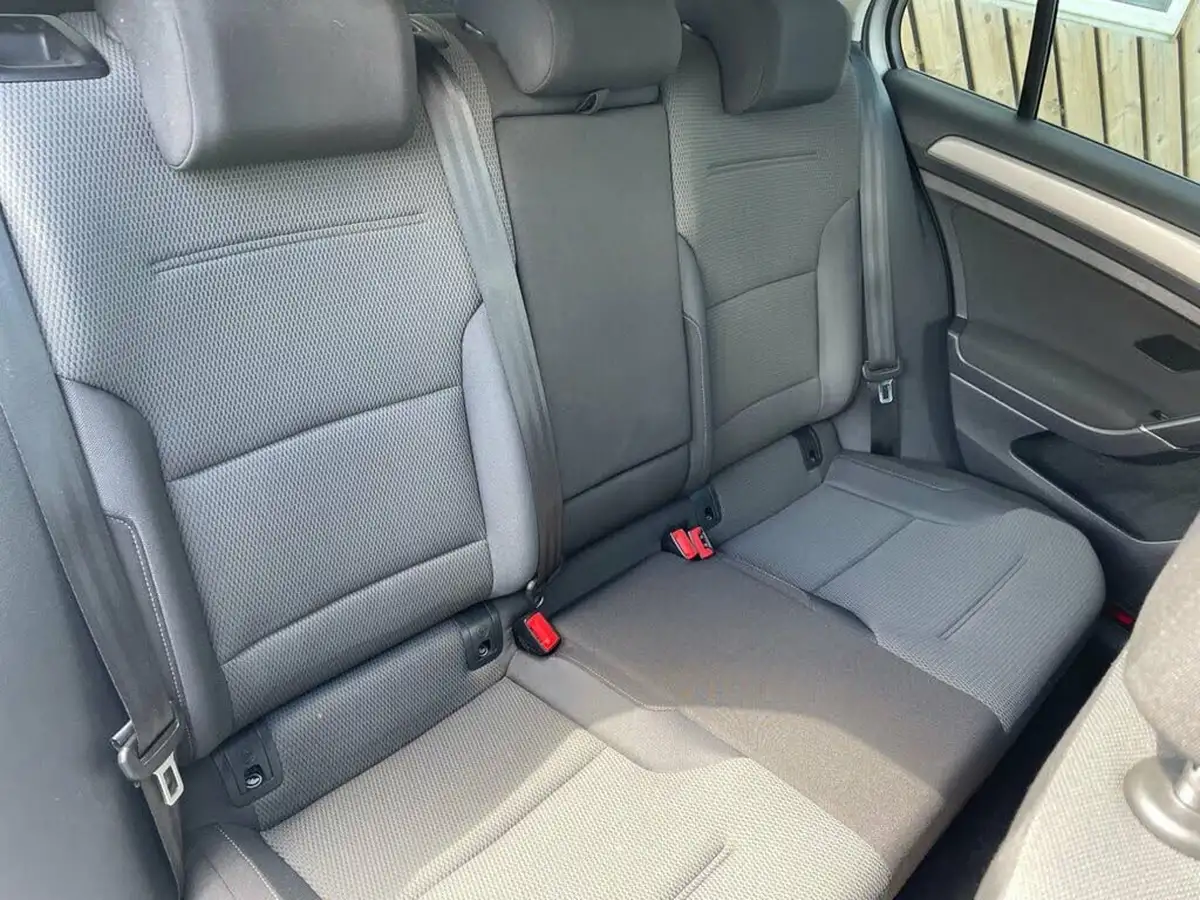 2015-volkswagen-golf-20tdi-match-ss-5d-big-5