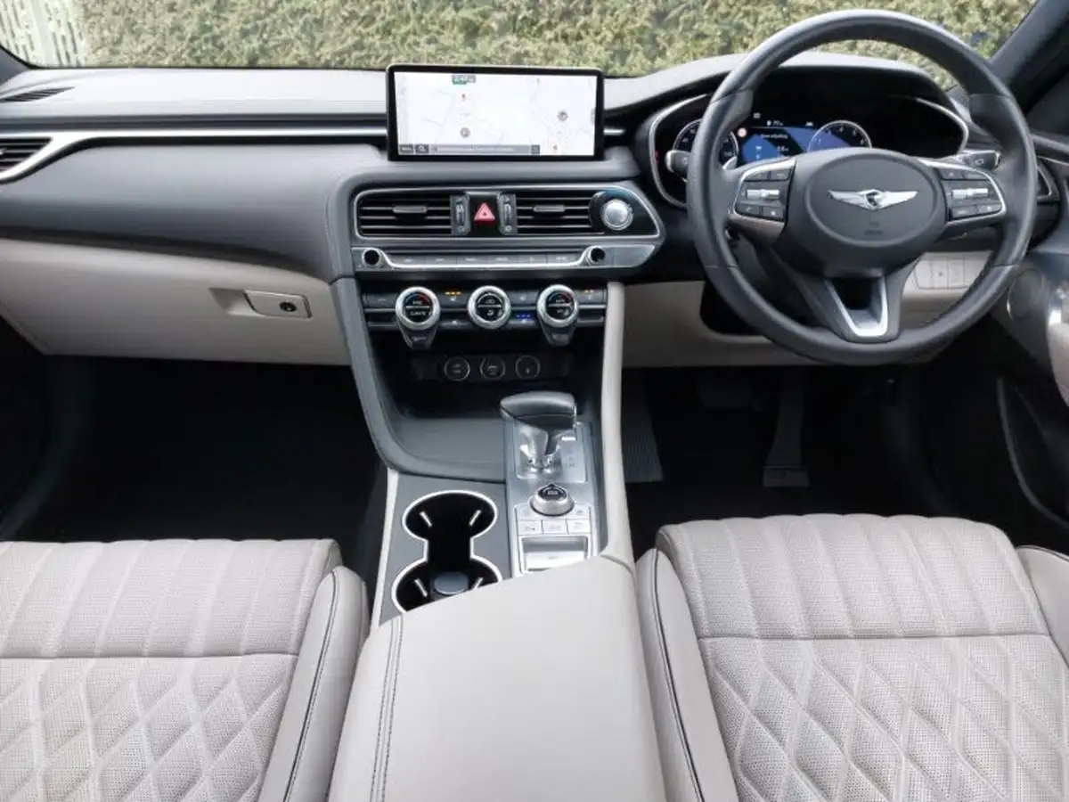 2021-genesis-g70-20-t-premium-line-saloon-4d-big-2