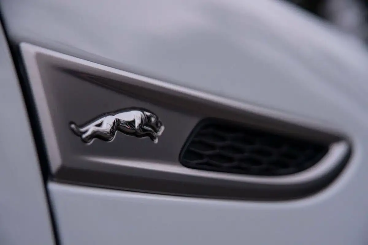 2021-jaguar-e-pace-20-d165-r-dynamic-se-big-7